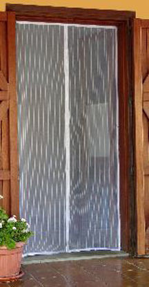 Immagine di zanzariera a pannelli verticali con chiusura magnetica bianca cm.120x240 altezza                                                                                                                                                                                                                                                                                                                                                                                                                                    