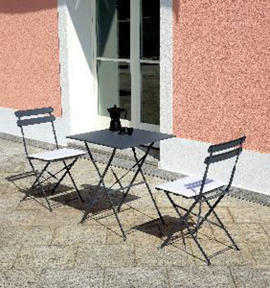 Immagine di set giardino composto da tavolo quadrato e due sedie pieghevoli in ferro color antracite con bloccaggio di sicurezza, tavolo misure cm. 60x60 h.71, sedia misure cm. 42x48 h.81                                                                                                                                                                                                                                                                                                                                     
